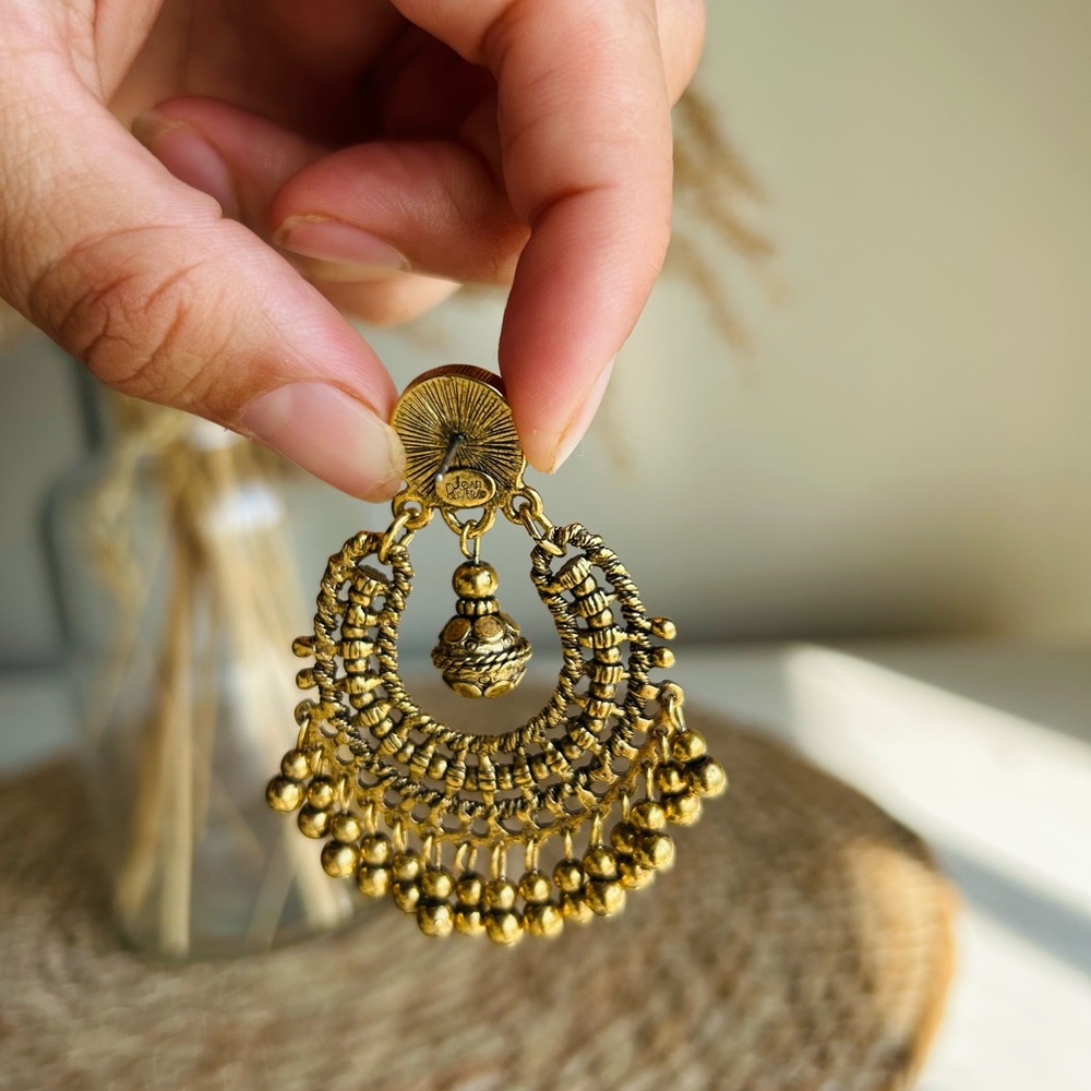 Elegant Joan Rivers Gold Earrings - Picture 3 of 5